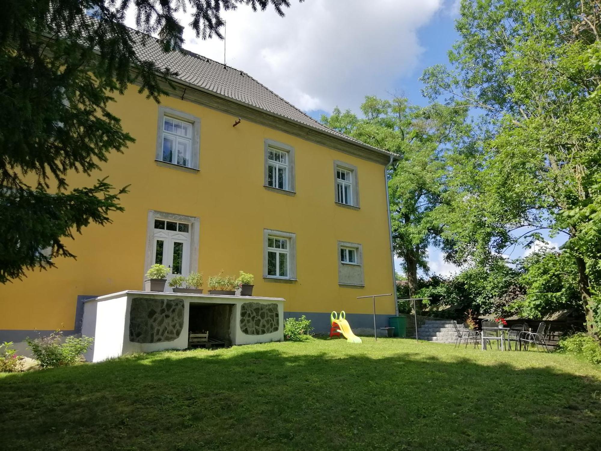 Vcelakov Apartman Fara מראה חיצוני תמונה